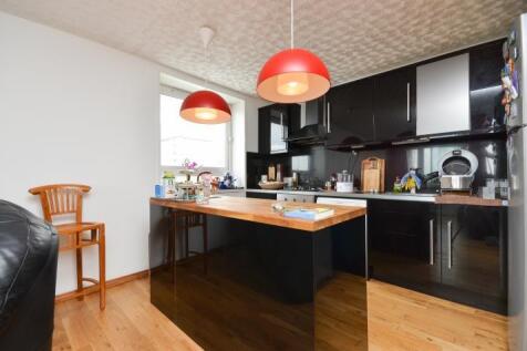 Knighthead Point The Quarterdeck... 1 bed flat for sale