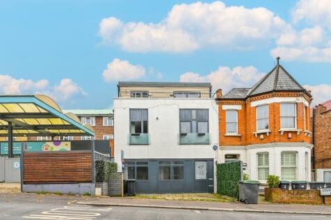 Colney Hatch Lane, London, N10 2 bed flat for sale