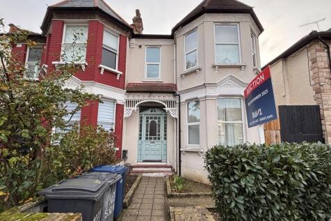 107a Station Road, London, N3 2SP 5 bed semi