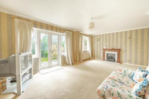 5 bedroom flat for sale