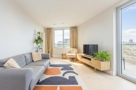 Espalier Gardens, London, NW6 3 bed flat for sale