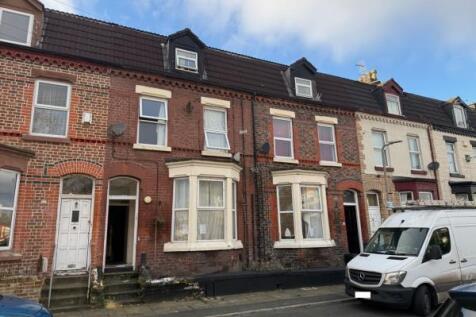 5 bedroom terraced house for sale