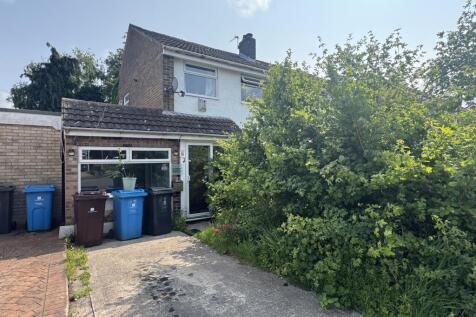 4 bedroom semi-detached house for sale
