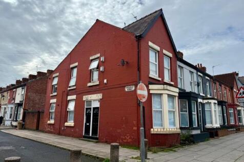 Terraced house for sale