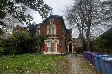 Studio flat for sale