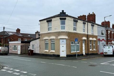 6 bedroom end of terrace house for sale