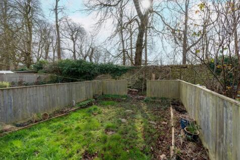 3 bedroom flat for sale