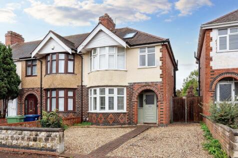 4 bedroom semi-detached house for sale