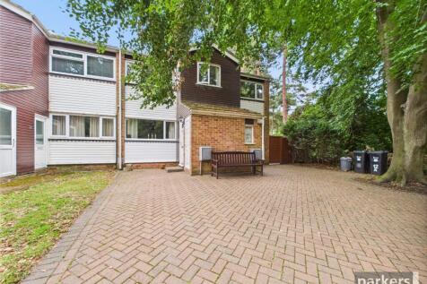 Wallace Close, Reading RG5 2 bed maisonette for sale