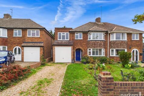 5 bedroom semi-detached house for sale