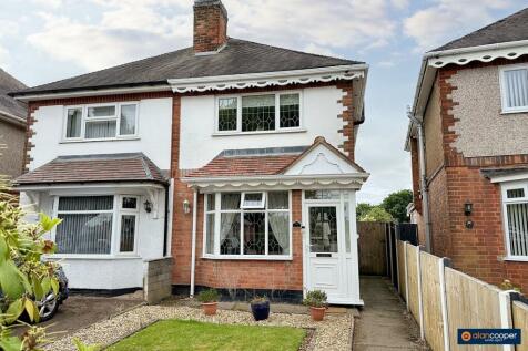 3 bedroom semi-detached house for sale