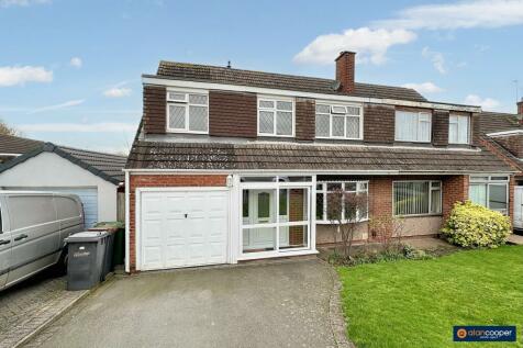 5 bedroom semi-detached house for sale