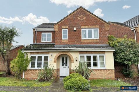 4 bedroom detached house for sale