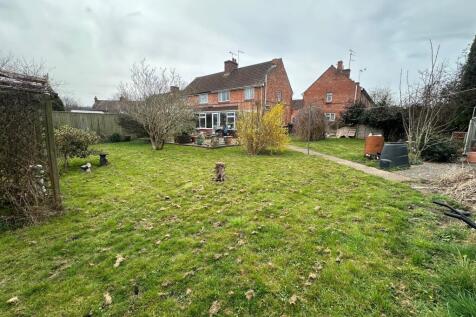 2 bedroom semi-detached house for sale