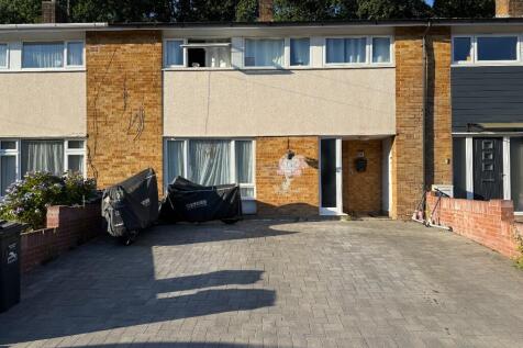 Loewy Crescent, Poole BH12 3 bed terraced house for sale