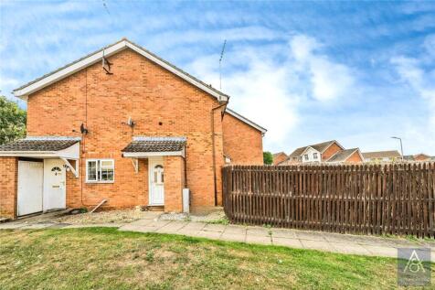Small Crescent, Buckinghamshire MK18 1 bed terraced house for sale