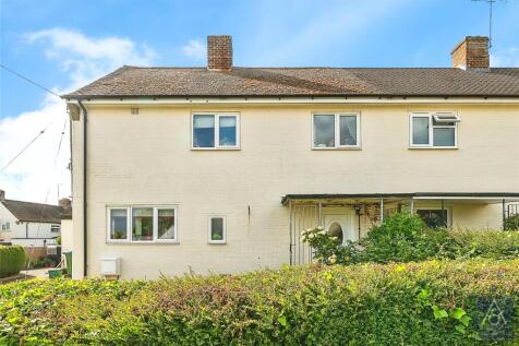 Northlands Road, Buckingham MK18 3 bed semi