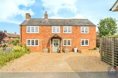 Nash Road, Buckingham MK18 4 bed detached house for sale