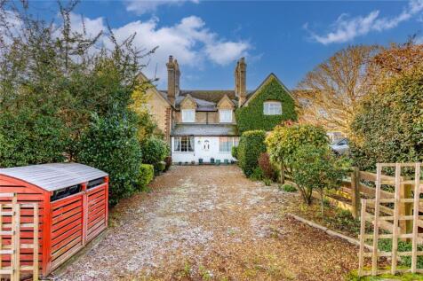 High Street, Silsoe, Bedfordshire, MK45 3 bed terraced house for sale
