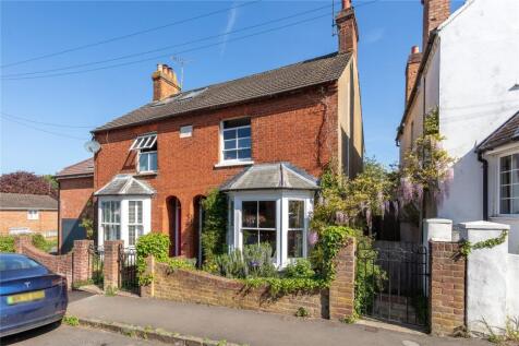 Chandos Road, Ampthill, Bedfordshire... 4 bed semi