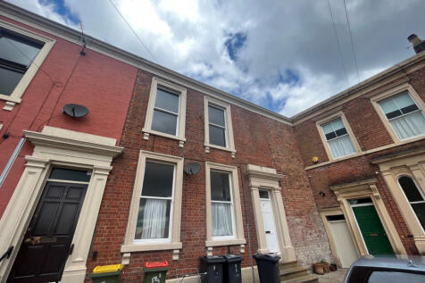 Avenham Place Preston PR1 3SX 4 bed terraced house for sale