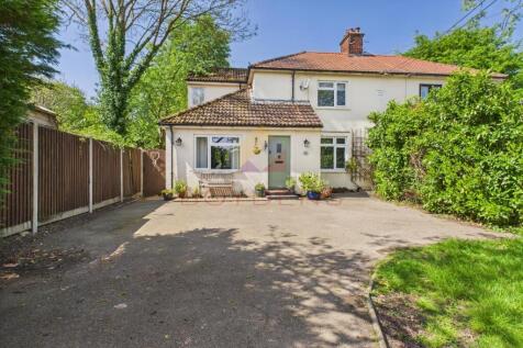 3 bedroom semi-detached house for sale
