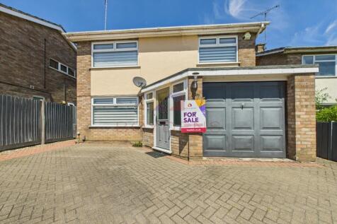 27 Upland Drive, Colchester CO4 3 bed detached house for sale
