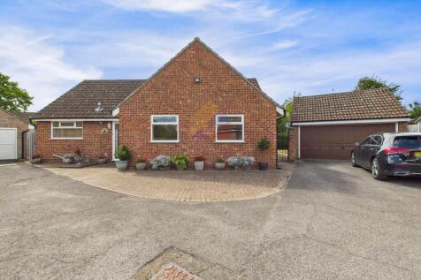 Oak Close, Colchester CO6 3 bed detached bungalow for sale
