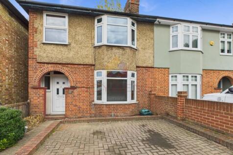 Old Heath Road, COLCHESTER CO2 3 bed semi