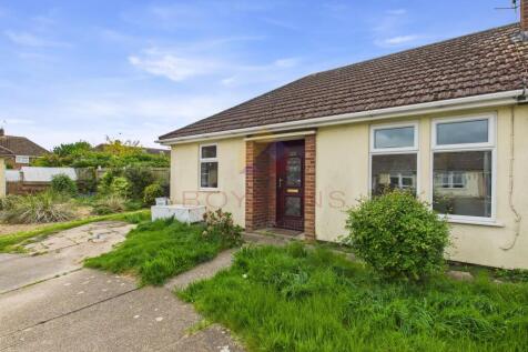 2 bedroom semi-detached bungalow for sale