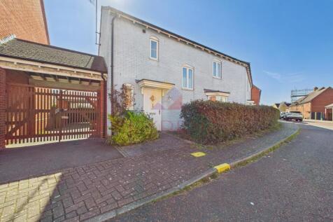 Abbey Field View, Colchester CO2 3 bed semi