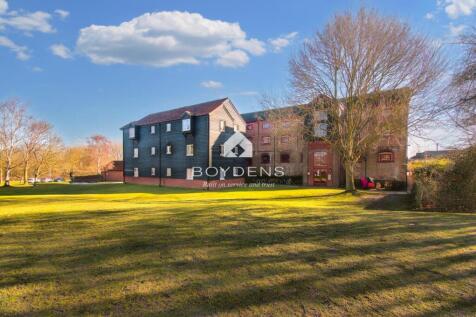 Kings meadow Court, Kelvedon CO5 1 bed apartment for sale