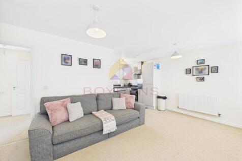 Pipit Court, Stanway CO3 2 bed maisonette for sale