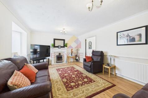 Riverside Way, Colchester CO5 4 bed detached house for sale