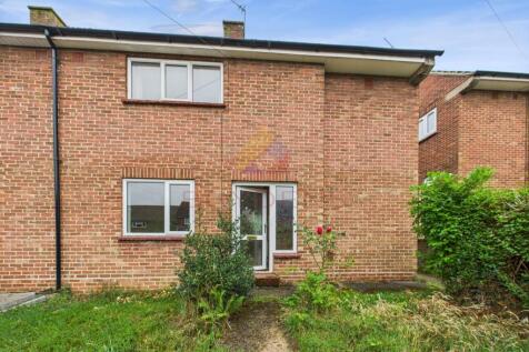 Maysent Avenue, Braintree CM7 3 bed semi