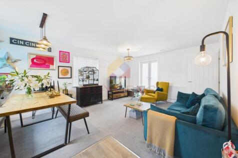 2 bedroom maisonette for sale