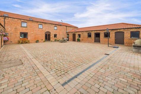 The Chestnuts Barn & Annex, Wickenby... 7 bed barn conversion for sale