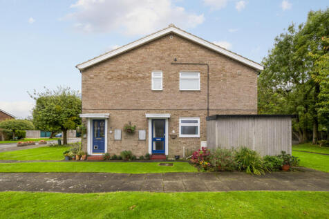 Warwick Gardens, Surrey KT7 2 bed apartment for sale
