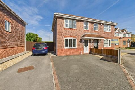 3 bedroom semi-detached house for sale