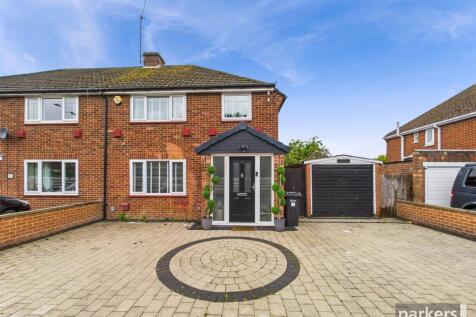 Milestone Crescent, Reading RG10 3 bed semi
