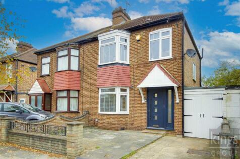 3 bedroom semi-detached house for sale