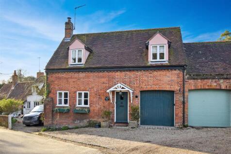 Copt Hill, Danbury 2 bed link detached house for sale