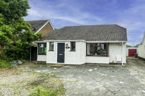 2 bedroom detached bungalow for sale