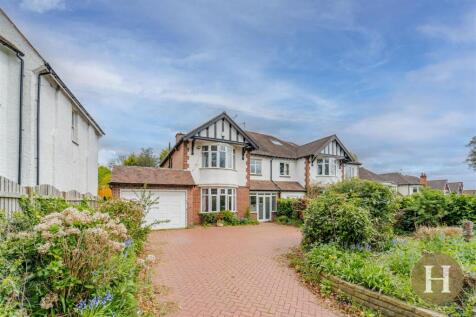 Harborne Park Road, Harborne... 6 bed semi