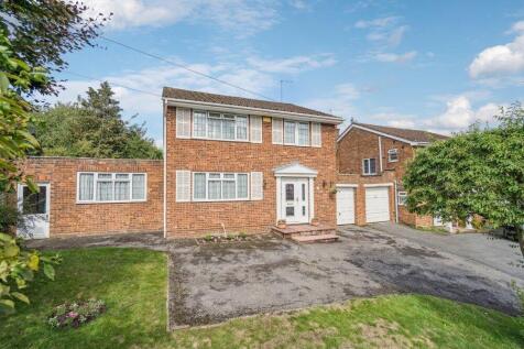 Daws Lea, High Wycombe... 4 bed detached house for sale