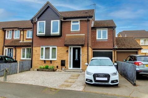 Itchin Close, Totton, Southampton 4 bed end of terrace house for sale