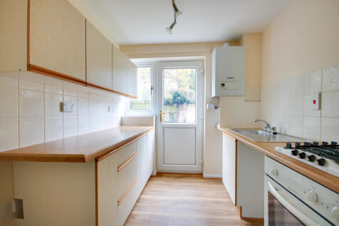 TUNSTALL ROAD! NO FORWARD CHAIN! 3 bed semi