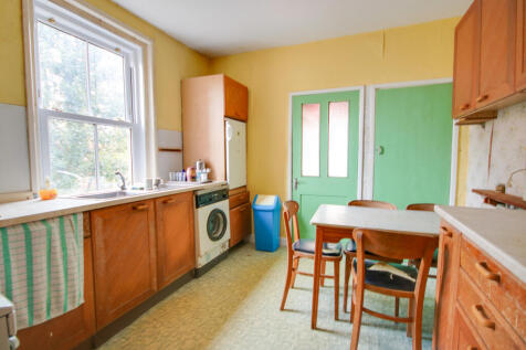 BITTERNE PARK! NO FORWARD CHAIN!... 3 bed detached house for sale