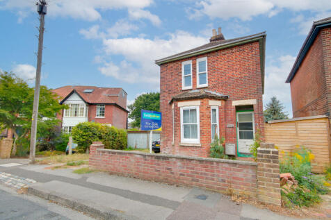BITTERNE PARK! NO FORWARD CHAIN!... 3 bed detached house for sale