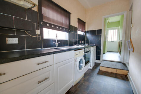 KANES HILL! NO FORWARD CHAIN!... 2 bed semi